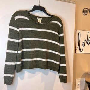 EUC Cotton Emporium-
Cropped Chenille Pullover